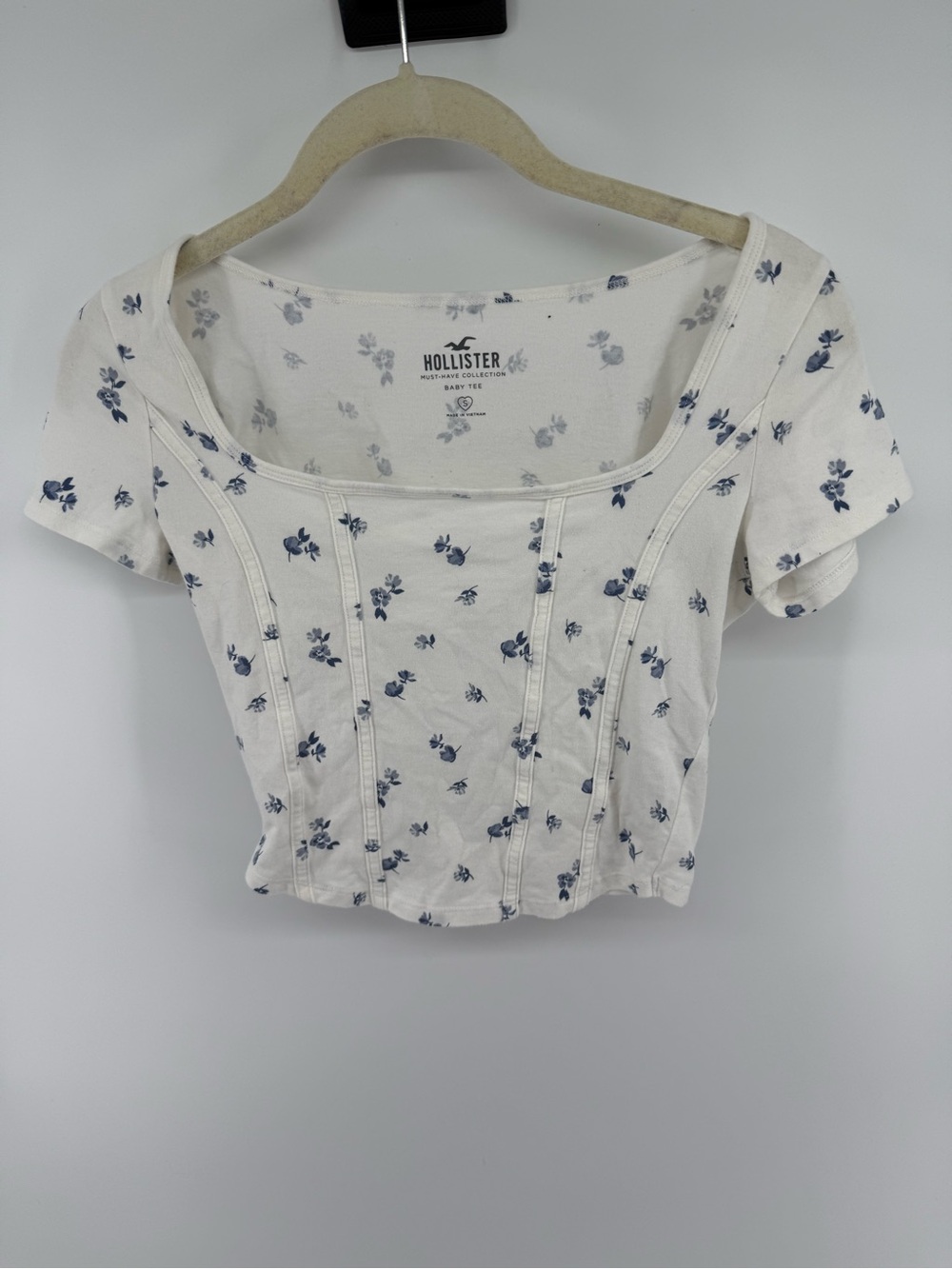 Hollister Cream Scoop-Neck Crop Top with Blue Floral Print